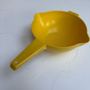 Vintage Large Tupperware Yellow Strainer Colander #1523 8 inches